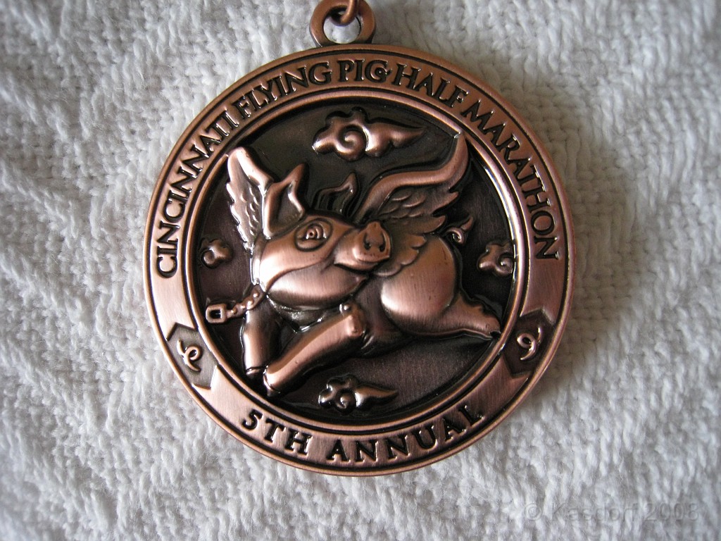 Flying Pig 2009 0450.jpg - The Flying Pig Half Marathon finishers medal - Front Side